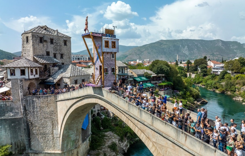 Red Bull Cliff Diving se vraća u Mostar i ove godine